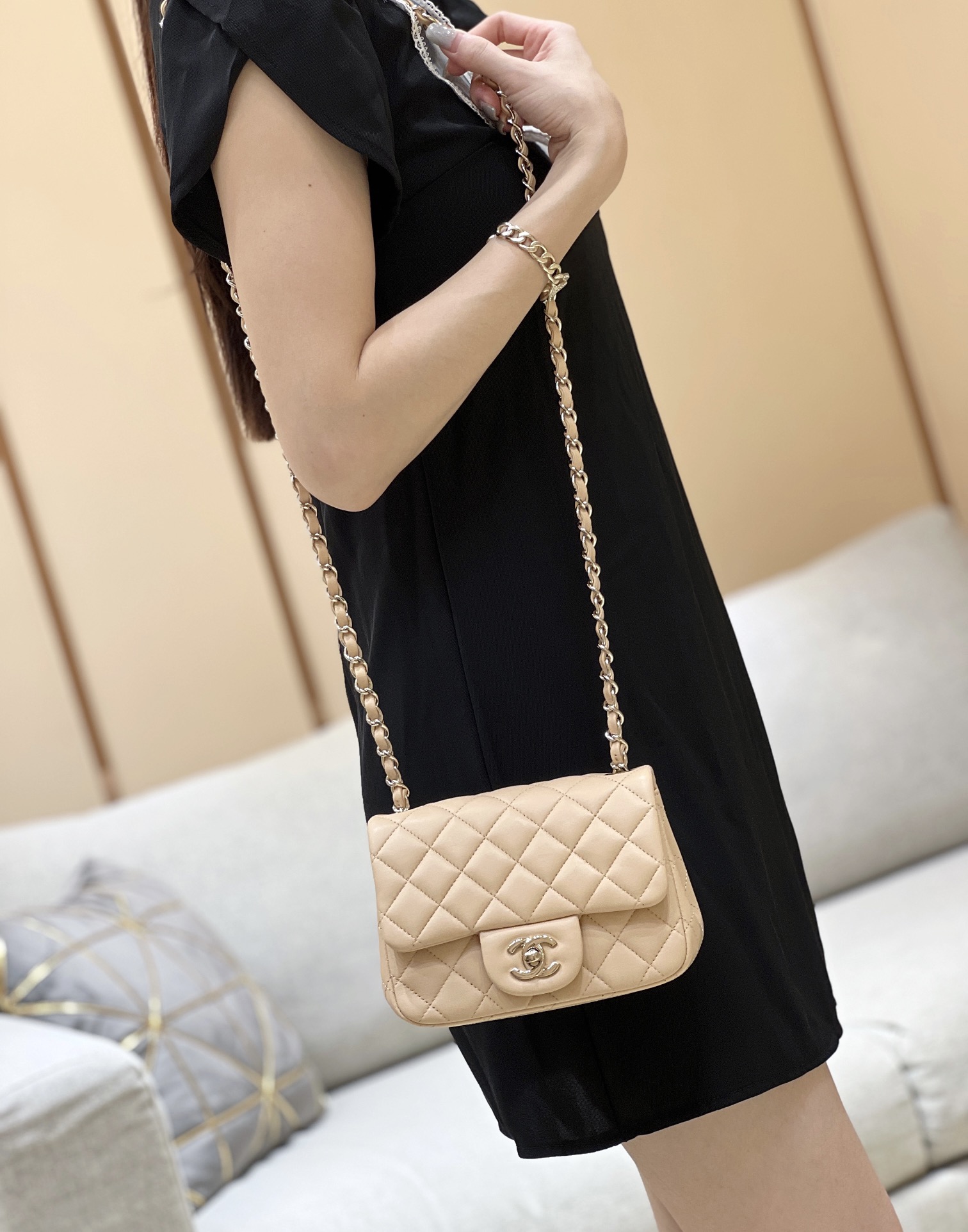 Chanel-Vip-Vintage-Mini-Flap-Shoulder-Bag-White-Quilted-Caviar-Leather